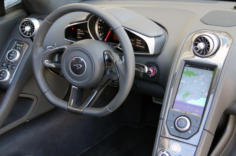  McLaren MP4-12C Spyder 2012 года  (фото 182 из 270)